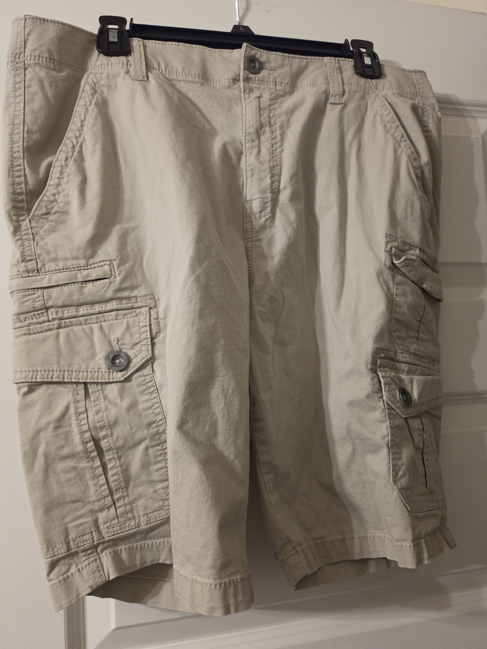 Men's Beige Cargo Shorts - Relaxed Fit
